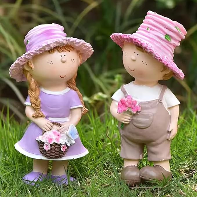 Outdoor Garden Couple Figurines - Boy and Girl Statues, Ideal for Patio, Lawn & Garden Decor, Valentine's Day Home Ornament, for Parents and Friends