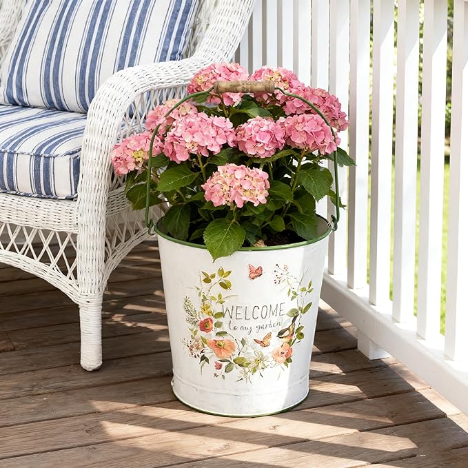 Vintage Welcome to My Garden Metal Planter Bucket with Wooden Handle, Rustic Farmhouse Flower Pot, Decorative Indoor Outdoor Gardening Container for Succulents, Herbs, Home Decor